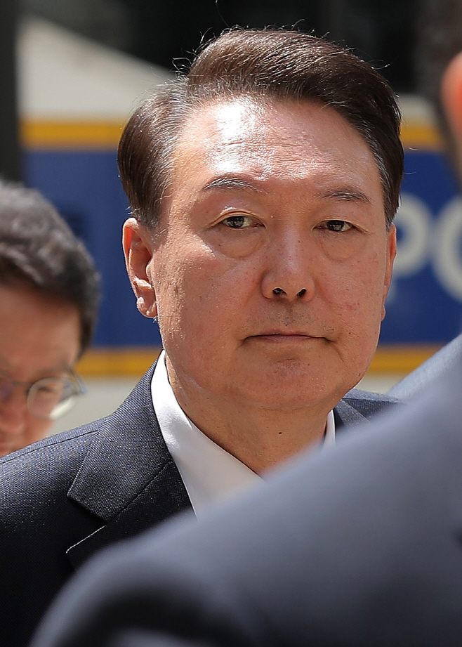 오후 재판 출석하는 윤석열 전 대통령<YONHAP NO-3375>