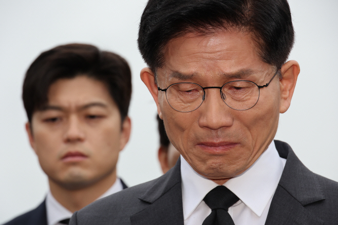 박관현 열사 묘역 참배하는 김문수-김용태<YONHAP NO-3575>