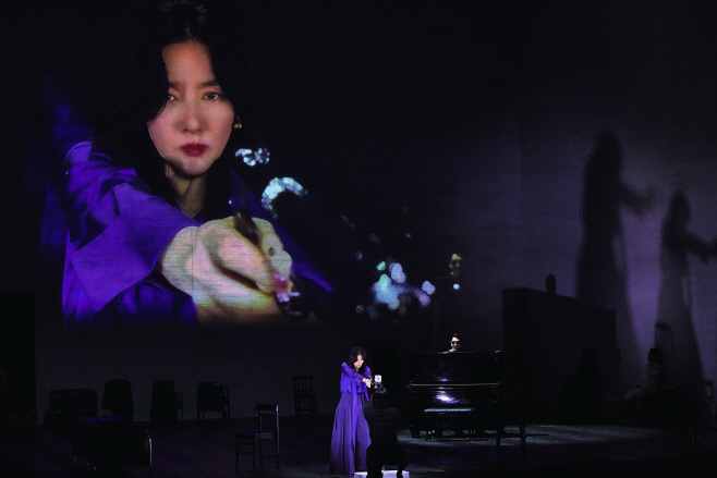 연극 '헤다 가블러' 공연 장면_이영애4