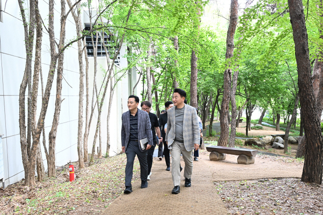 녹지산림과(의정부시, 용현산업단지 완충녹지 산책로 현장 점검)1