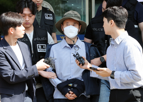유치장 나서는 '시흥 살인사건' 피의자 차철남<YONHAP NO-2671>