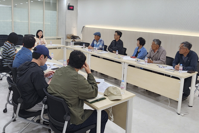 0522 01. 신성장산업과 - 민관 머리 맞대어 곤충산업 밑그림 그린다