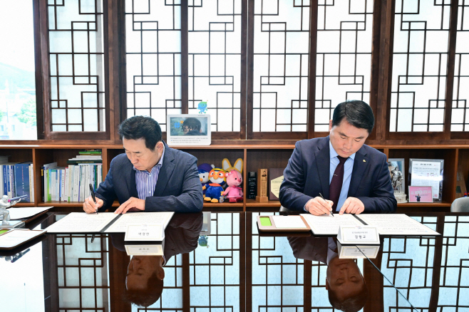 1-2 포천시·공간정보품질관리원, 드론 활용 공간정보 품질 향상 위한 업무협약 체결