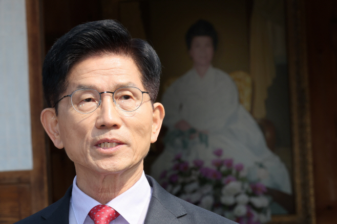 김문수 후보, 현안 관련 입장 발표<YONHAP NO-3451>