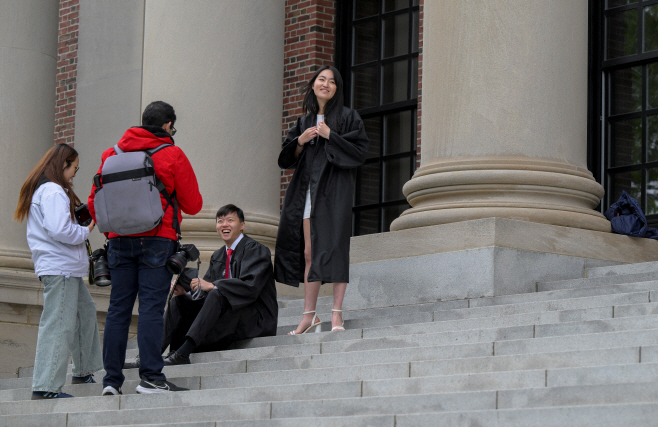USA-TRUMP/HARVARD