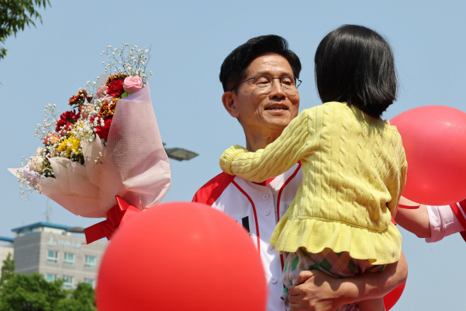 보령 찾은 김문수 후보<YONHAP NO-4663>