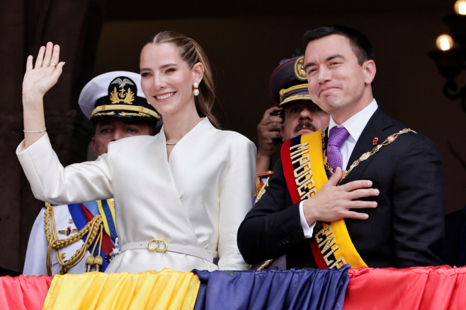 ECUADOR-POLITICS/ <YONHAP NO-2253> (REUTERS)