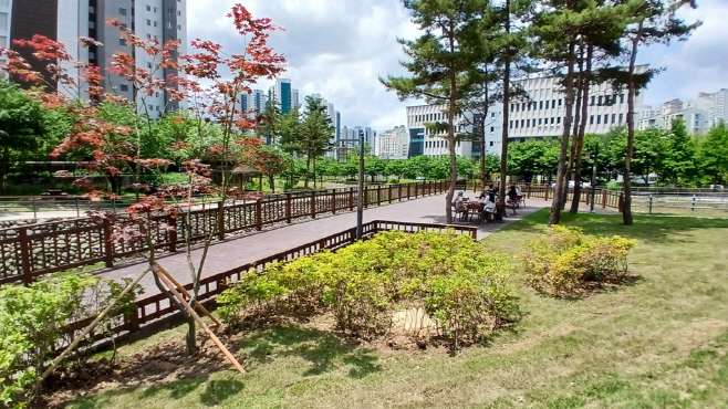 1.녹지산림과(의정부시, 송산3동 ‘다목적 쉼터’ 조성…주민 제안으로 탄생한 생활 공간)2