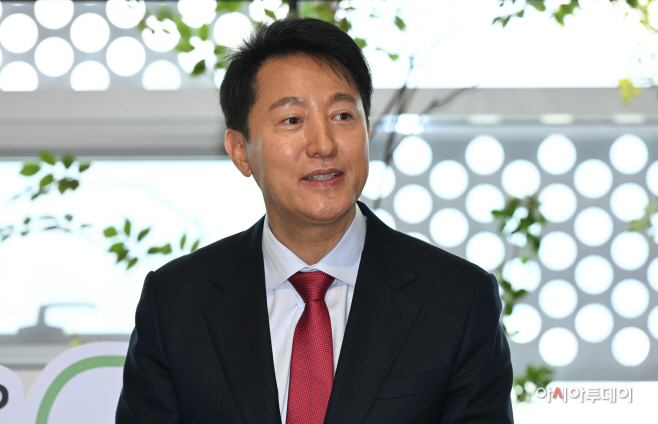 [포토] 청년취업사관학교 간담회하는 오세훈 시장