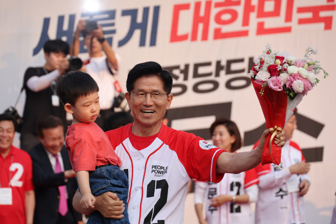 김문수 후보, 노원·도봉·강북 집중유세<YONHAP NO-5798>