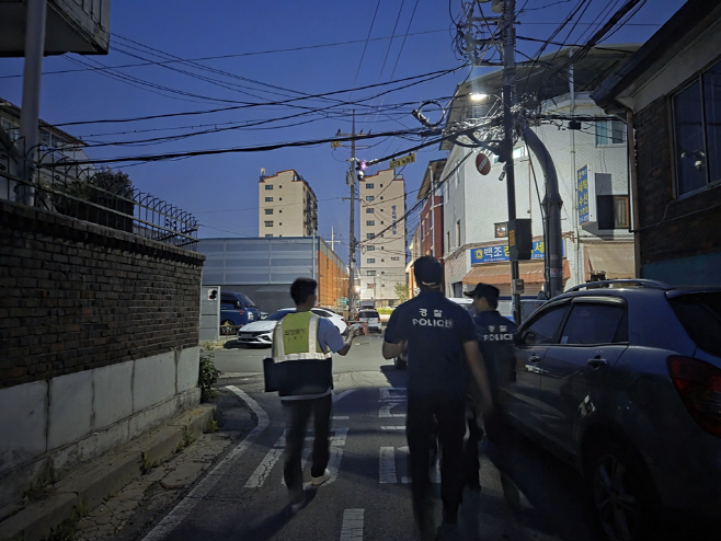 3.도로관리과(의정부시, 의정부경찰서와 범죄사고 예방 위한 노후 도로조명시설 합동점검 실시)
