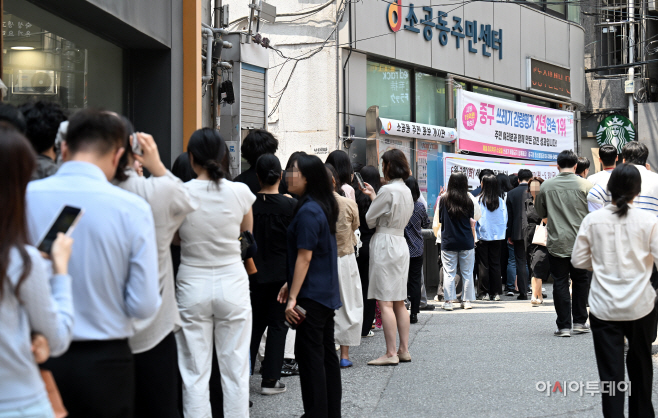 [포토]뜨거운 사전투표 열기, 과연 투표율은 얼마나?