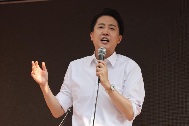 지지 호소하는 개혁신당 이준석 후보<YONHAP NO-6479>