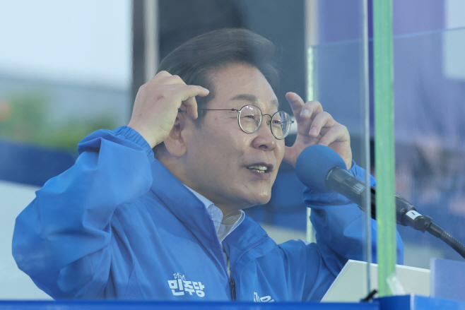 지지 호소하는 이재명 후보<YONHAP NO-5156>