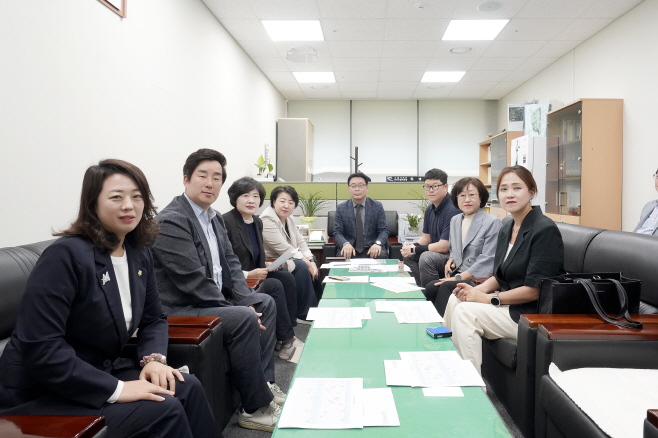 250528_제341회 임시회 폐회 중 제1차 의회운영위원회 (2)