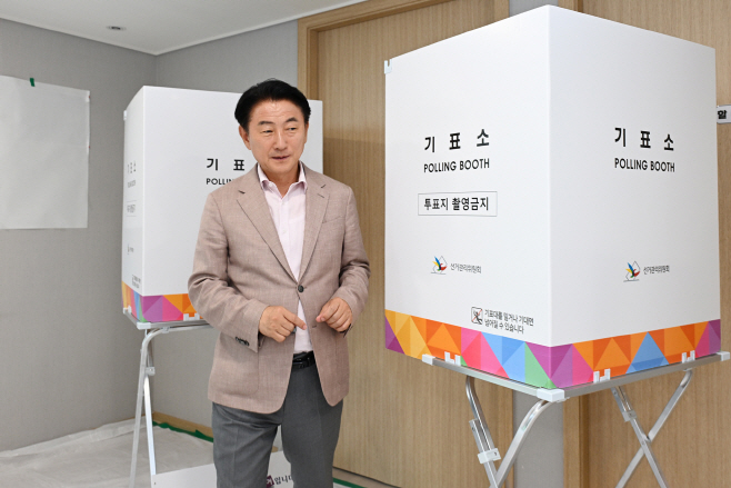 자치행정과(의정부시, 투표소 현장 점검 및 사무원 격려)1