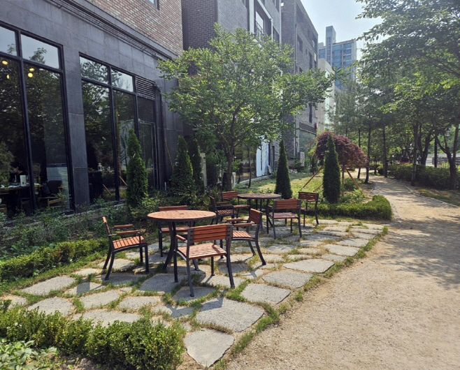 1.녹지산림과(의정부시, 민락천변 유휴녹지에 쌈지공원 조성…오솔길과 정원형 쉼터 마련)1