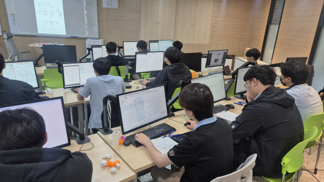 [0604 보도자료]의정부 경민IT고, SW·AI 교육강화사업 연계 3D모델링과 디지털 컨버전스 실무교육 실시 사진1