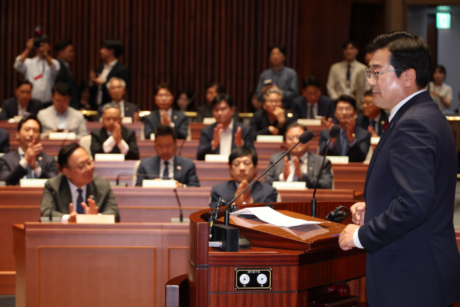 발언하는 박찬대 원내대표<YONHAP NO-3373>