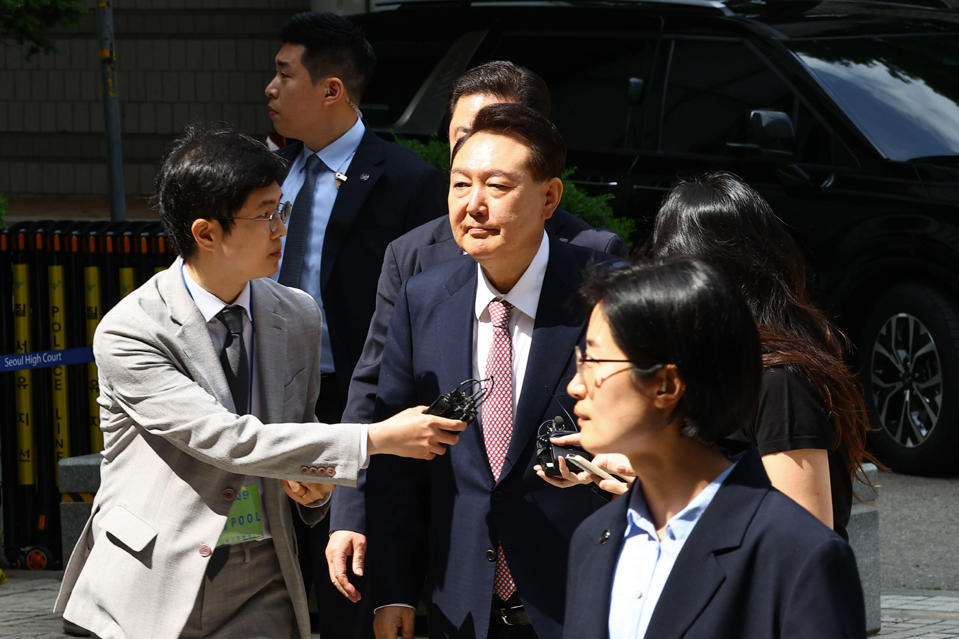 법정 향하는 윤석열 전 대통령