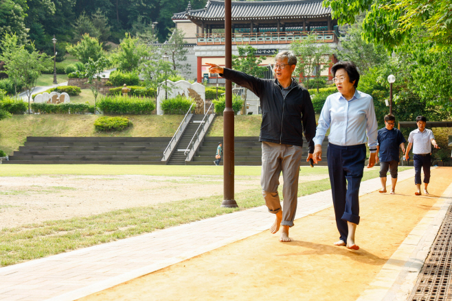 이천시 서릐테마파크에 힐링 황토길 조성