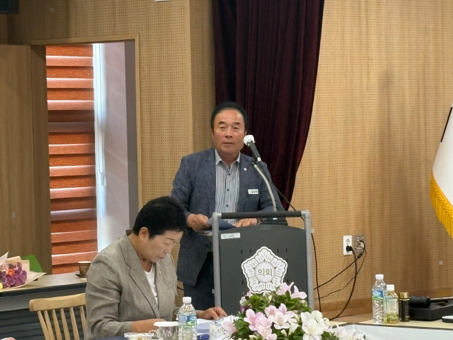 김강헌