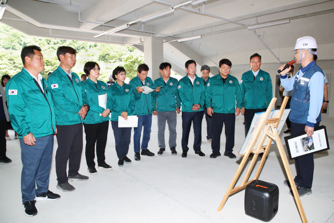 2. 제264회 밀양시의회 정례회 얼음골 신비 테마관 현장방문