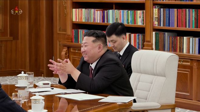 김정은, 쇼이구 러 안전이사회 서기장 접견<YONHAP NO-3010>