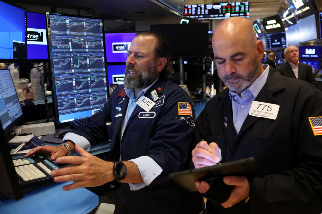 USA-STOCKS/ <YONHAP NO-0392> (REUTERS)