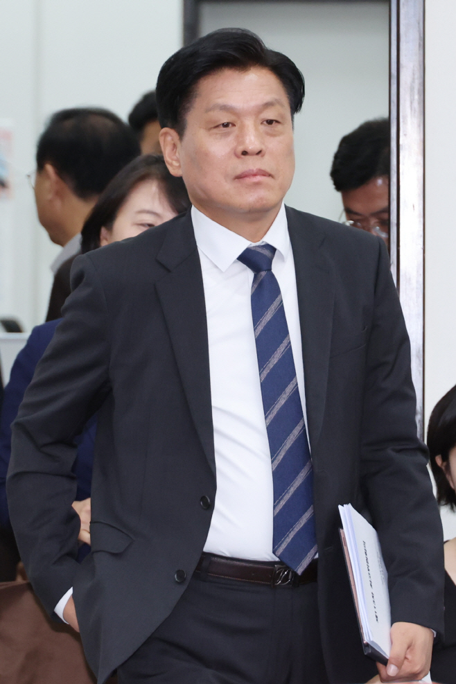 최고위 참석하는 조승래 수석대변인<YONHAP NO-2281>