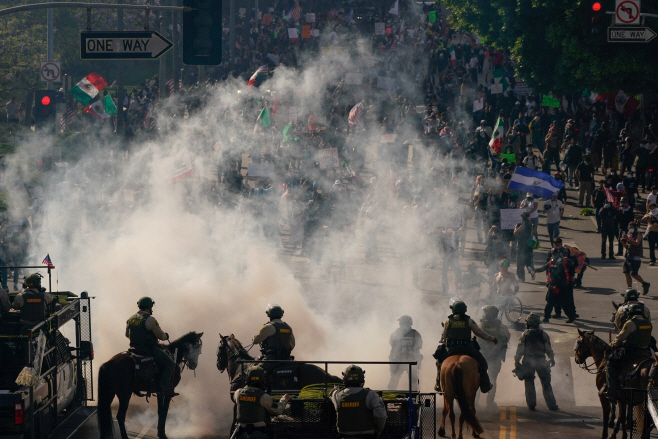 USA-MIGRATION/PROTEST-LOS ANGELES