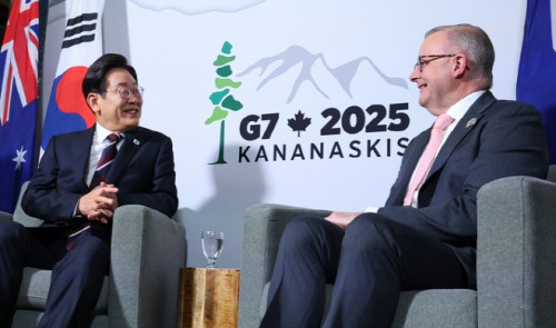 President Lee resumes summit diplomacy with meetings in Canada