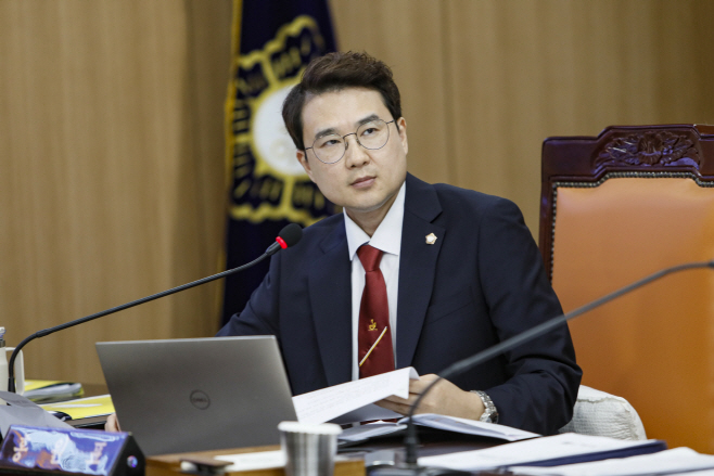 예산군의회 홍원표 의원, 수해피해 보상금 지급 체계 지적