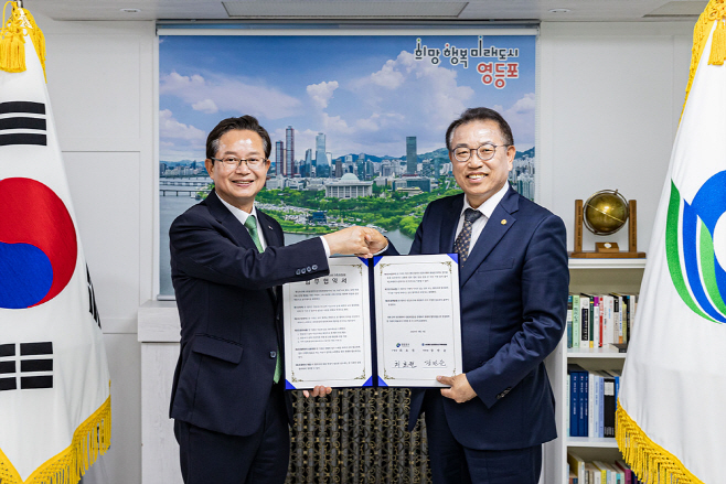 6.5. 최호권 영등포구청장(좌측)과  (사)일천만이산가족위원회의 업무 협약 체결식