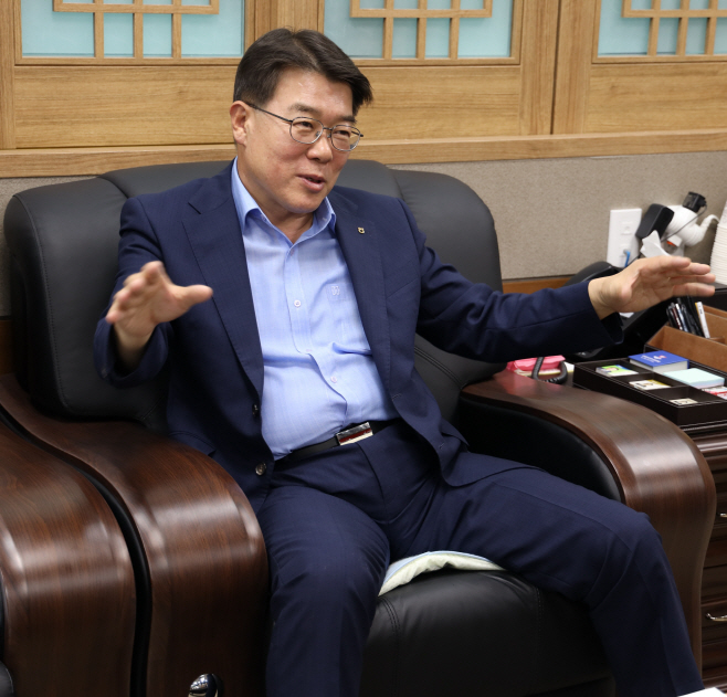(밀양농협)보도자료 - 밀양농협 이성수 조합장, 전국 농협 內 농협 이사 취임 등 운영위원 위촉 사진