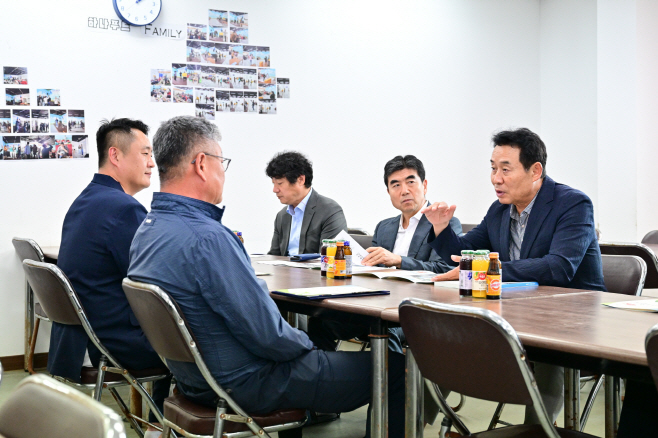 1-1 (하나푸드)“기업 현장서 해답 찾는다”…백영현 포천시장, 하나푸드·한국화성산업 방문