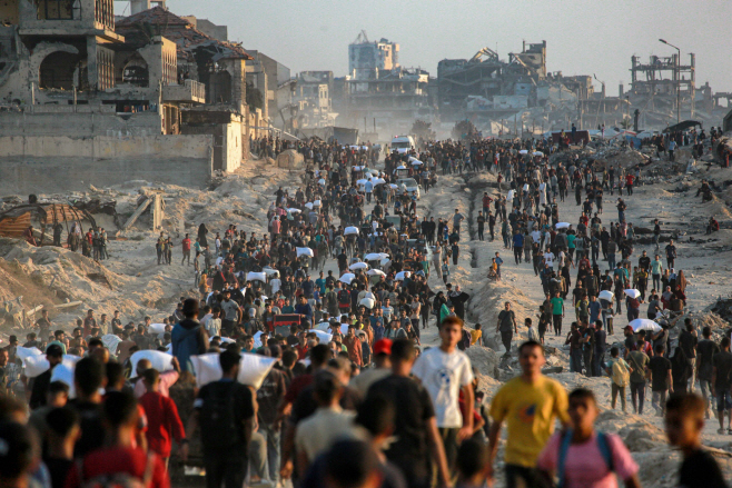 TOPSHOT-PALESTINIAN-ISRAEL-CONFLICT-GA... <YONHAP NO-2852> (AFP)