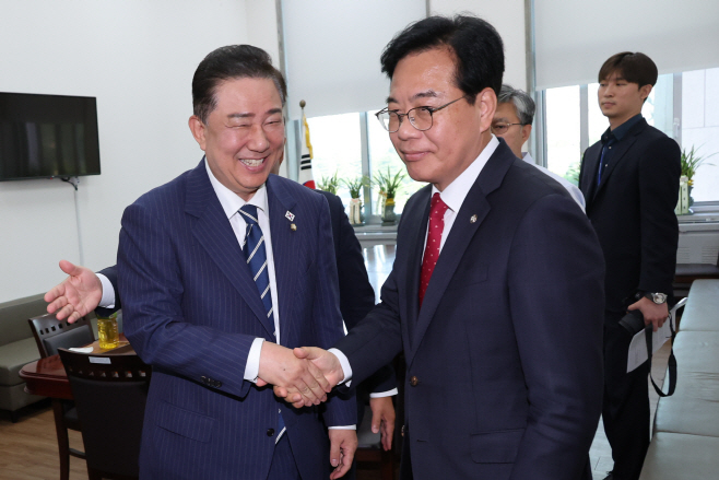 김병기·송언석 원내대표 회동<YONHAP NO-5648>
