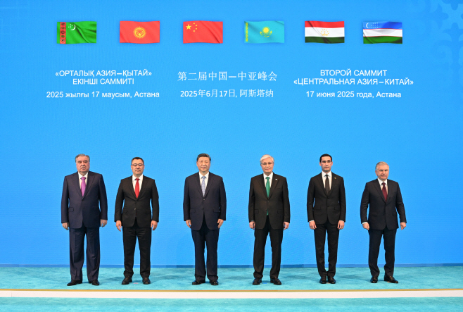 KAZAKHSTAN-ASTANA-XI JINPING-CHINA<YONHAP NO-1560> (XINHUA)