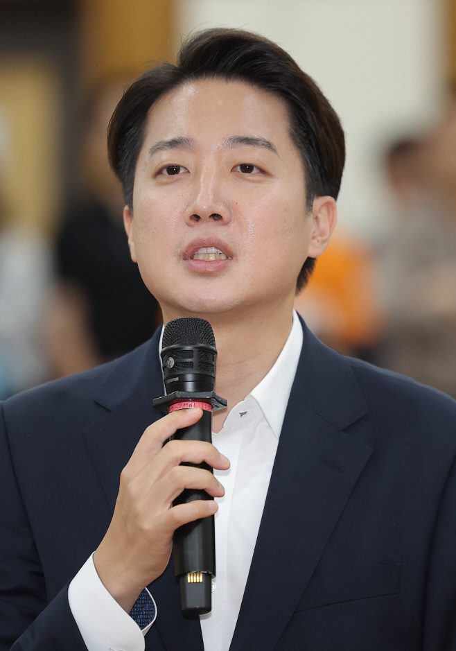 소감 밝히는 이준석 후보<YONHAP NO-4908>