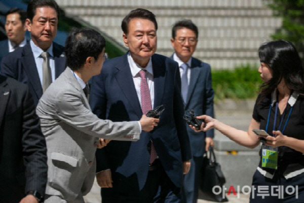 尹내란 혐의 내일 8차 공판…조은석 특검팀 참여