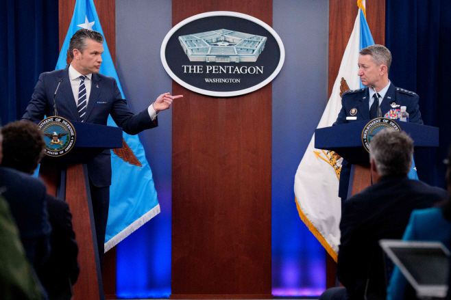 US-DOD-SECRETARY-HEGSETH-AND-CHAIRMAN-OF-THE-JOINT-CHIEFS-CAINE