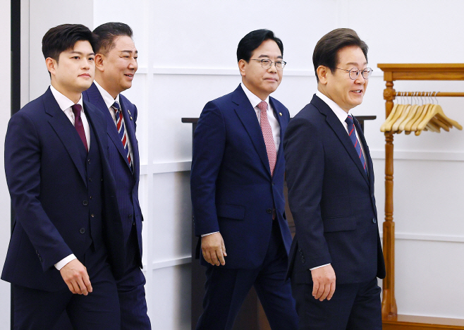 이재명 대통령, 여야 지도부와 오찬 회동