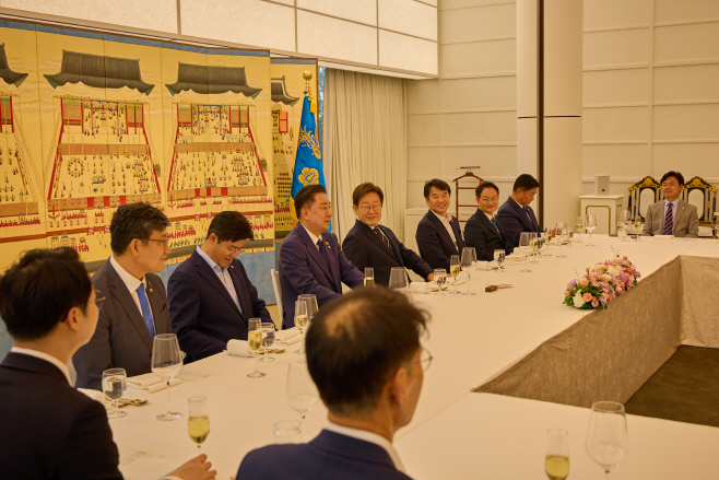 이재명 대통령, 민주당 원내지도부와 만찬