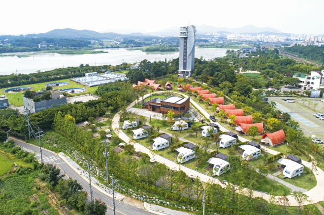 2.(사진)왕송호수 캠핑장 전경