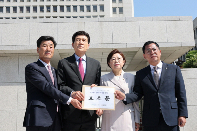 지난 11일 이강덕 포항시장을 비롯해 김일만 포항시의회 의장,