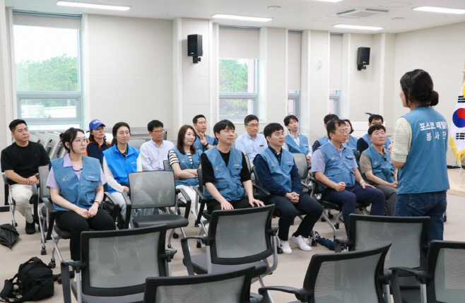 250625_A2_홍보섹션_둘이서 한마음 봉사활동 사진(1)
