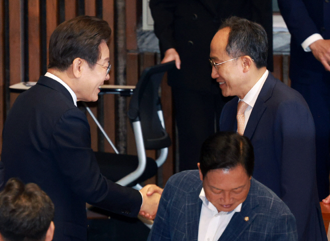 이재명 대통령, 추경호 의원과 인사