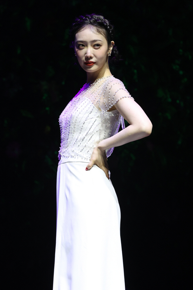 김히어라, 화려한 프리다<YONHAP NO-6058>