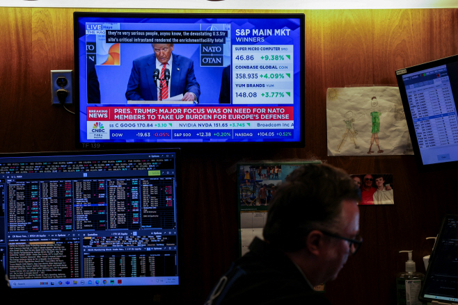 USA-STOCKS/ <YONHAP NO-0541> (REUTERS)
